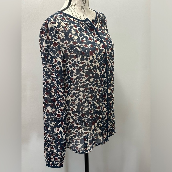 LOFT Blue and Red Buttoned Blouse 🖤♥️ - Picture 5 of 12